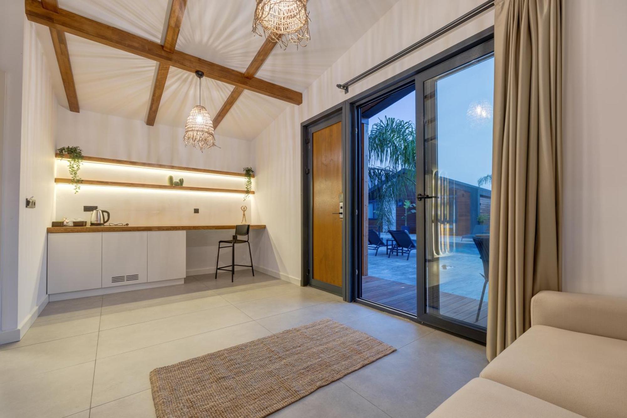 Rota Kilidonia Karaoez Suites&Villas 部屋 写真